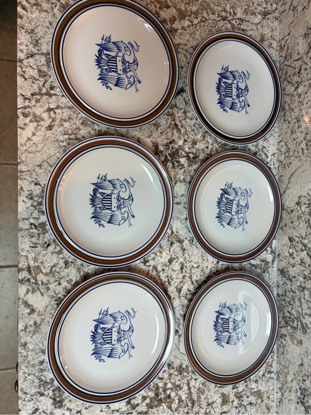 Salem Stoneware Eagle Blue Crest Ceramic Dinner Plates - Set of 6 EUC classic